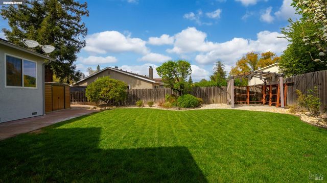 287 N Alamo Dr, Vacaville, CA 95688