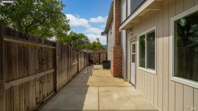 287 N Alamo Dr, Vacaville, CA 95688