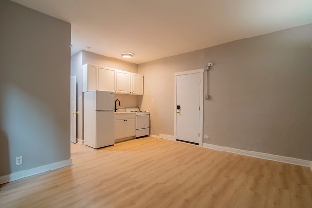 1414 W Pratt Boulevard 120, Chicago, IL 60626