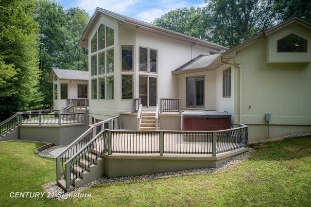 2627 N Odyssey Lane, Midland, MI 48642