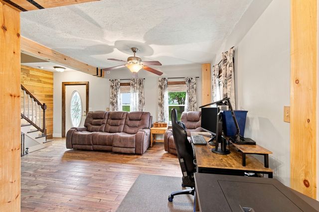 10 Sumner Ave, Middleboro, MA 02346