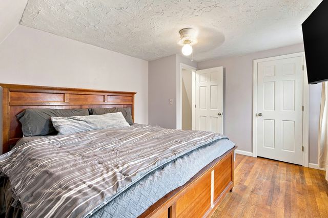 10 Sumner Ave, Middleboro, MA 02346