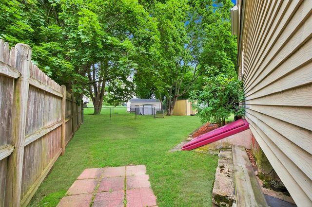 10 Sumner Ave, Middleboro, MA 02346