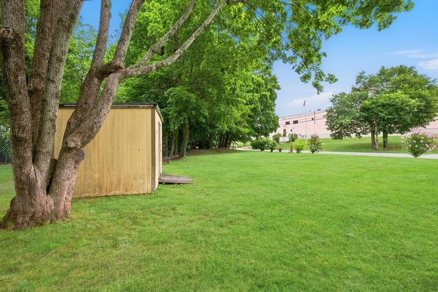 10 Sumner Ave, Middleboro, MA 02346