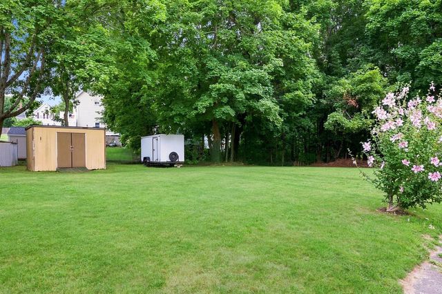 10 Sumner Ave, Middleboro, MA 02346