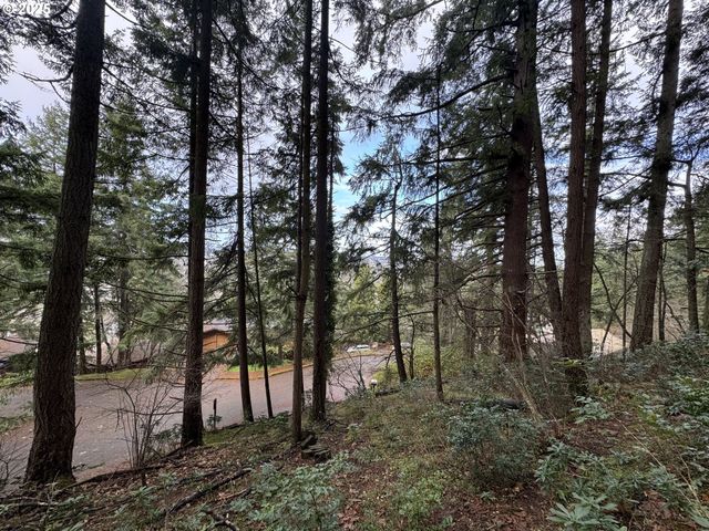 3605 EMERALD St, Eugene, OR 97405