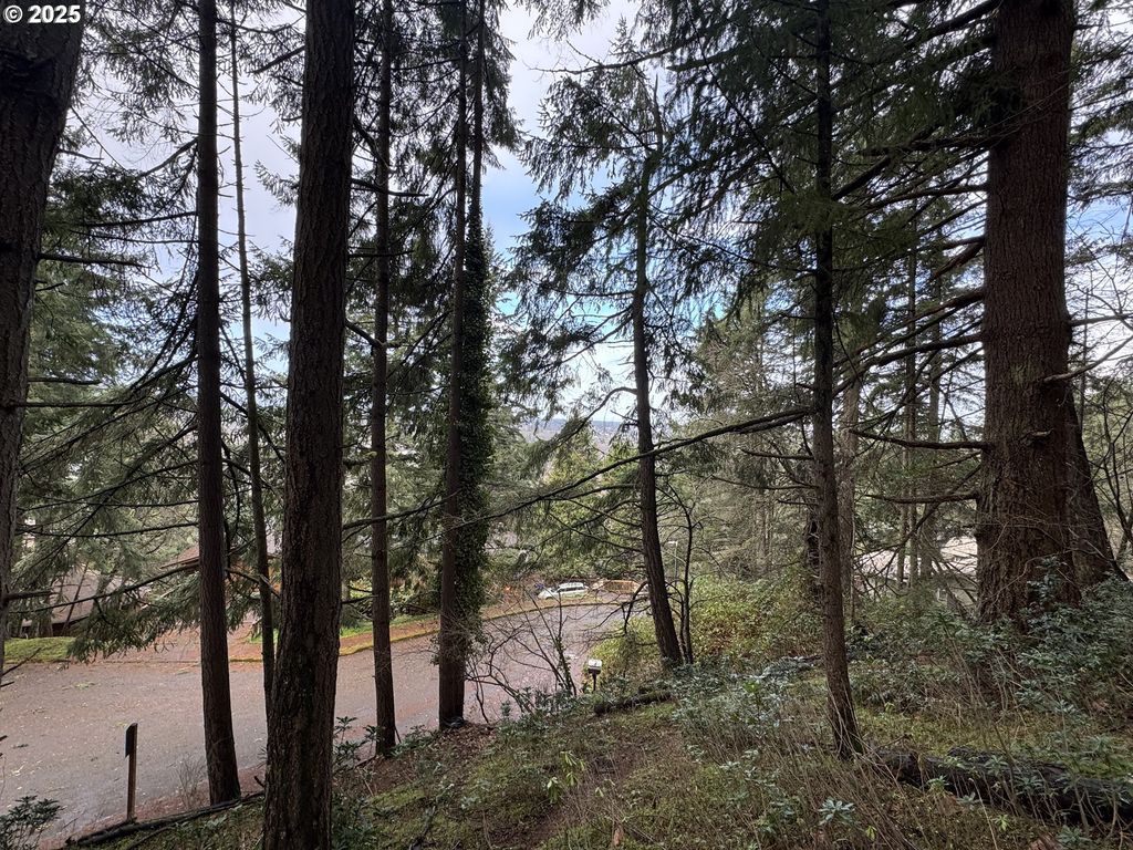 3605 EMERALD St, Eugene, OR 97405