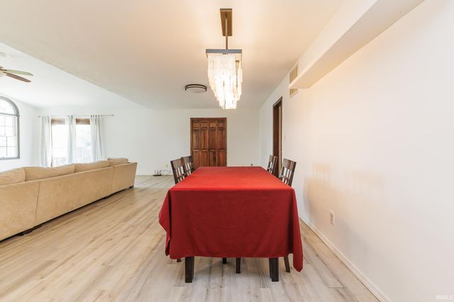 2209 W Woodmont Drive, Muncie, IN 47304