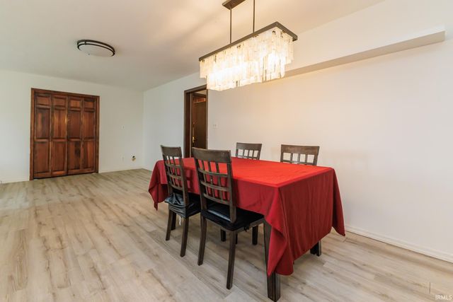 2209 W Woodmont Drive, Muncie, IN 47304