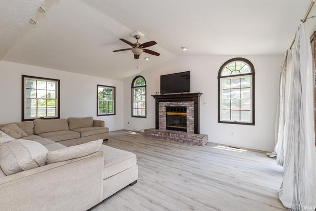 2209 W Woodmont Drive, Muncie, IN 47304