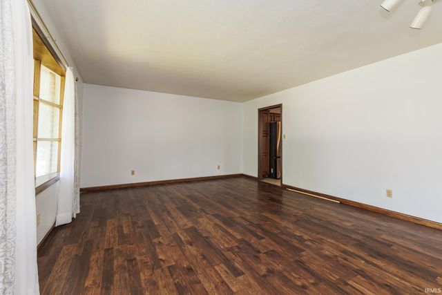 2209 W Woodmont Drive, Muncie, IN 47304