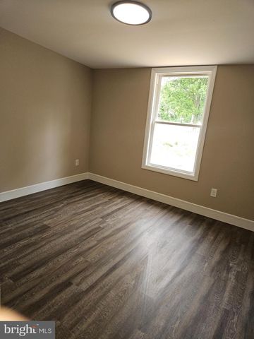 194 BLACKWOOD AVE, Franklinville, NJ 08322