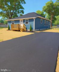 194 BLACKWOOD AVE, Franklinville, NJ 08322