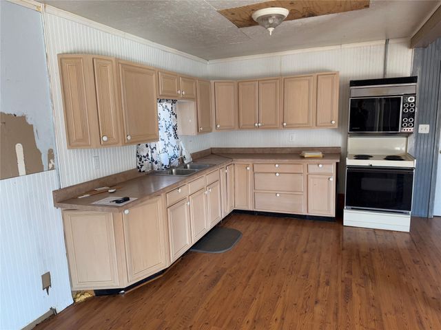 7788 Fm 2692, Gordon, TX 76453