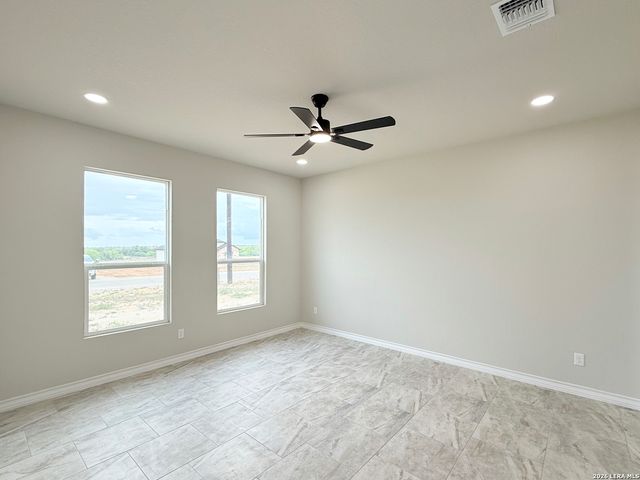 116 CAMINO VERDE CT, La Vernia, TX 78121