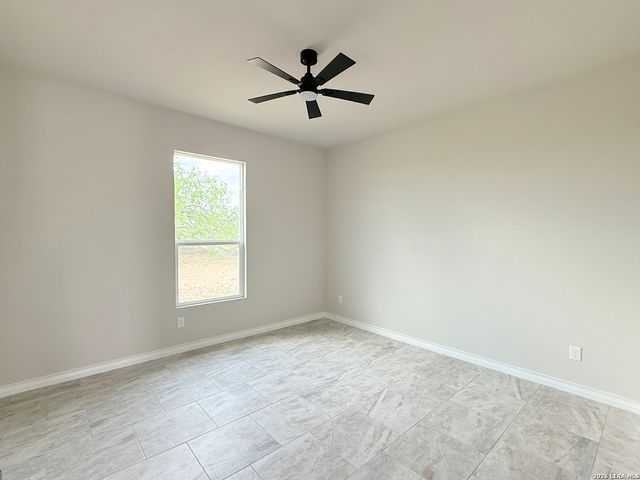 116 CAMINO VERDE CT, La Vernia, TX 78121