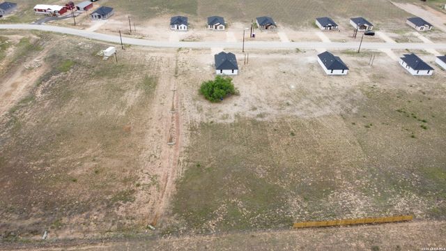 116 CAMINO VERDE CT, La Vernia, TX 78121