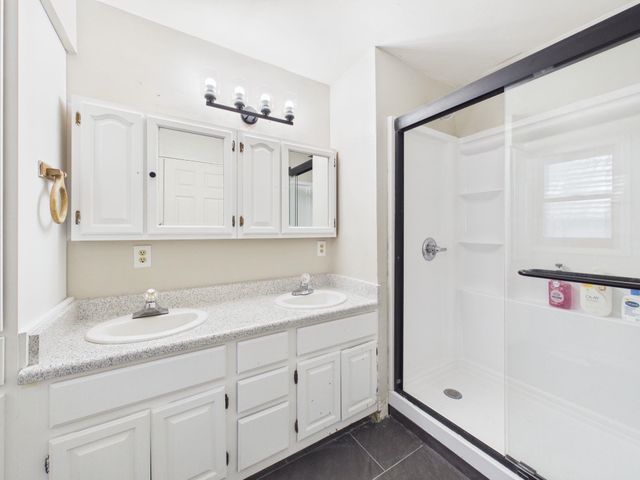 628 E Main St, Mulvane, KS 67110