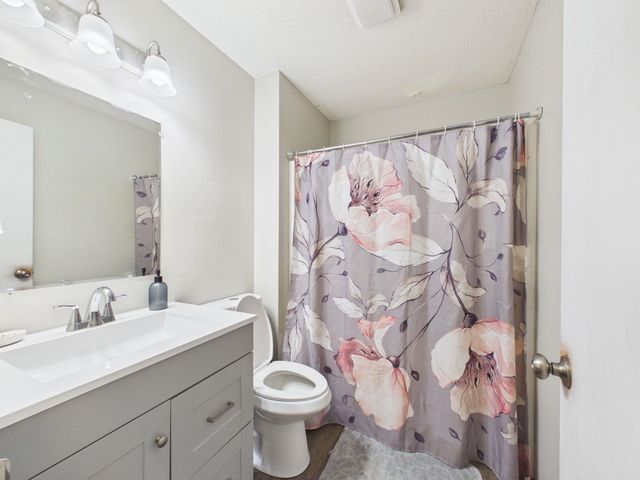 628 E Main St, Mulvane, KS 67110