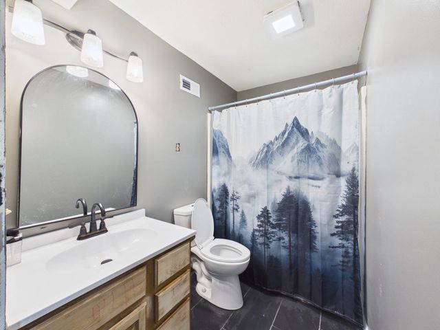 628 E Main St, Mulvane, KS 67110
