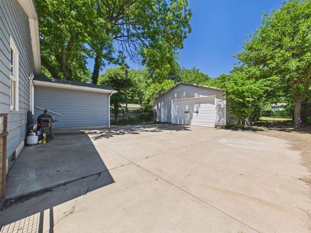 628 E Main St, Mulvane, KS 67110