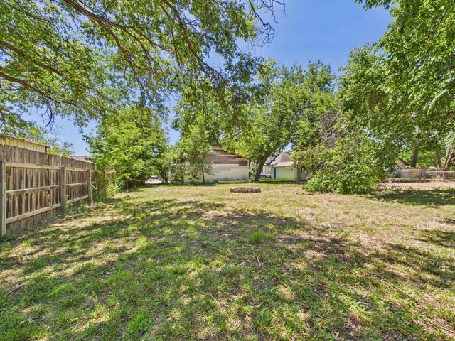 628 E Main St, Mulvane, KS 67110