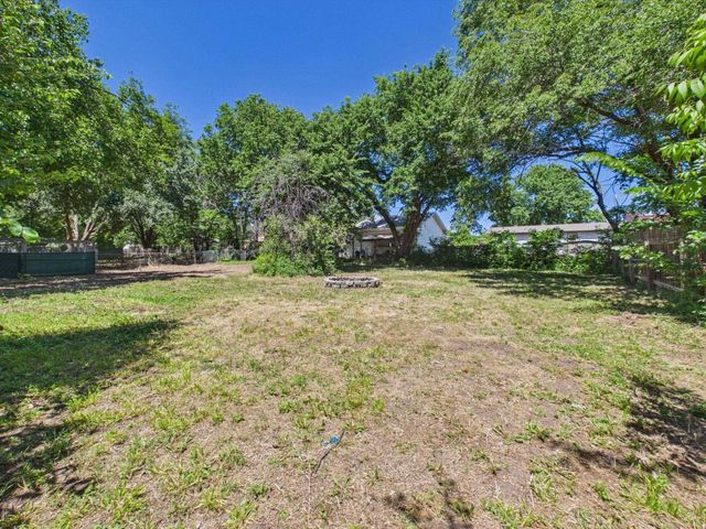 628 E Main St, Mulvane, KS 67110