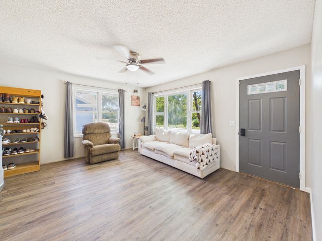 628 E Main St, Mulvane, KS 67110