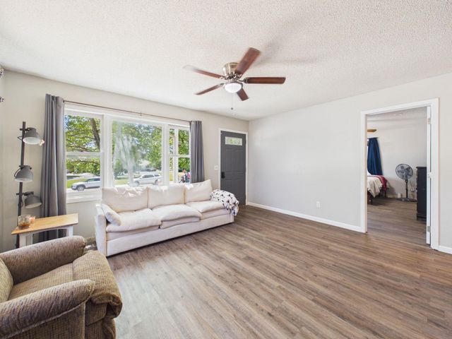 628 E Main St, Mulvane, KS 67110
