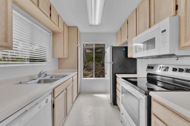 230 Diamond Way 247, Vista, CA 92083