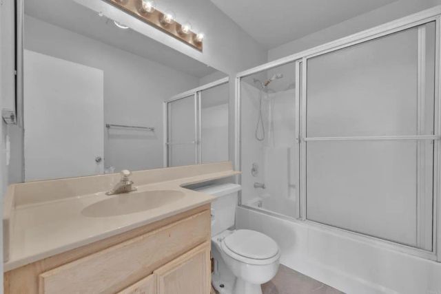 230 Diamond Way 247, Vista, CA 92083