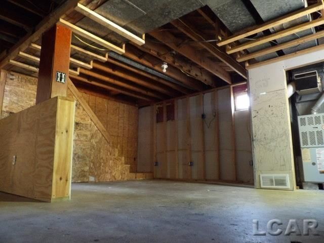 225 Ackerson Lake Drive, Jackson, MI 49201