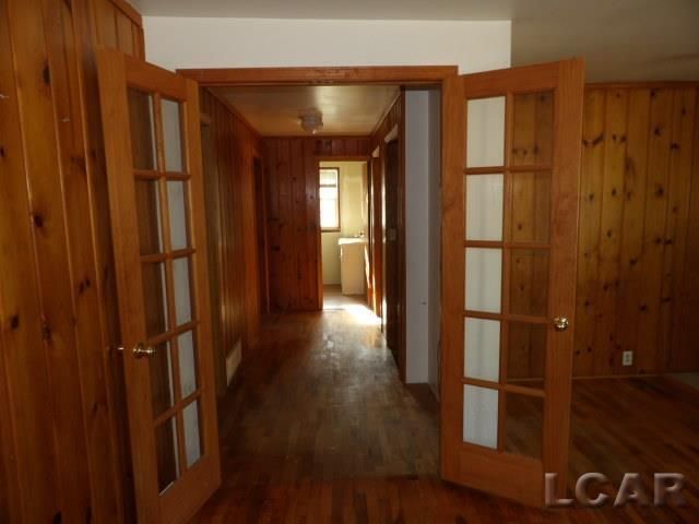 225 Ackerson Lake Drive, Jackson, MI 49201