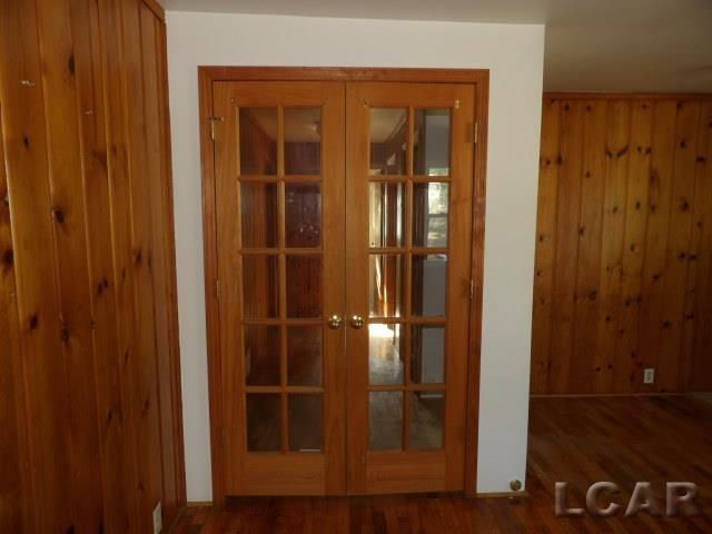 225 Ackerson Lake Drive, Jackson, MI 49201