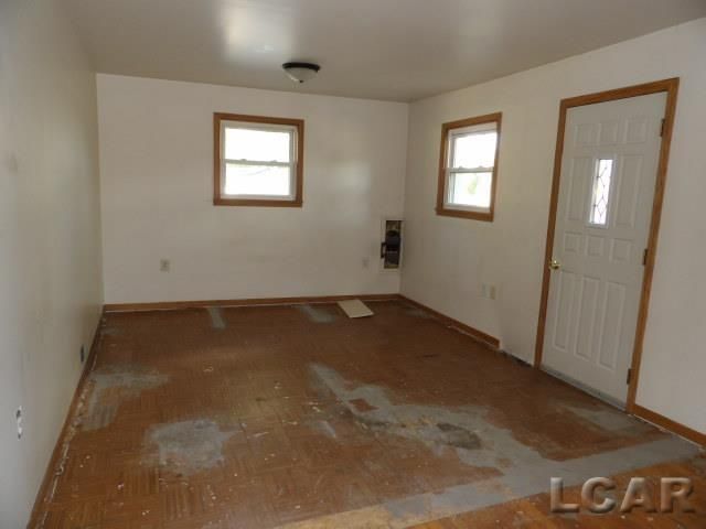 225 Ackerson Lake Drive, Jackson, MI 49201