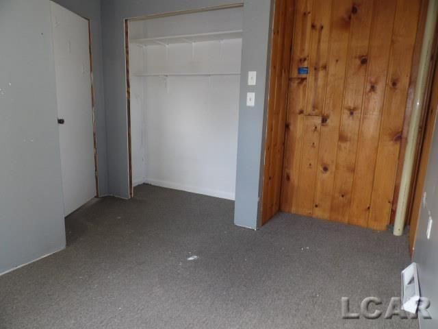 225 Ackerson Lake Drive, Jackson, MI 49201