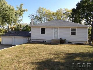 225 Ackerson Lake Drive, Jackson, MI 49201