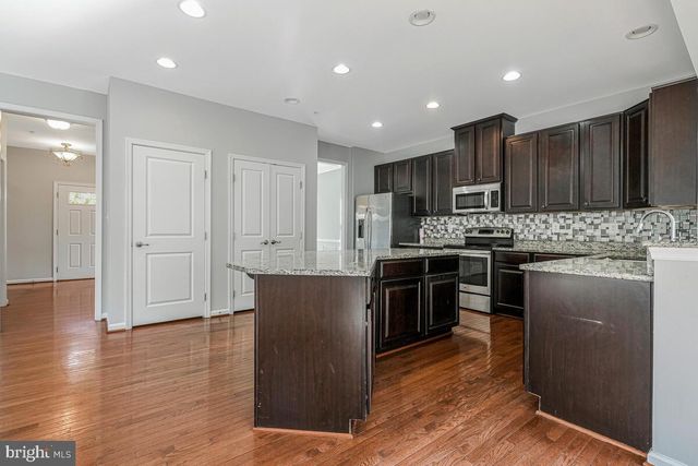 6911 SIMMONS LN, Clinton, MD 20735