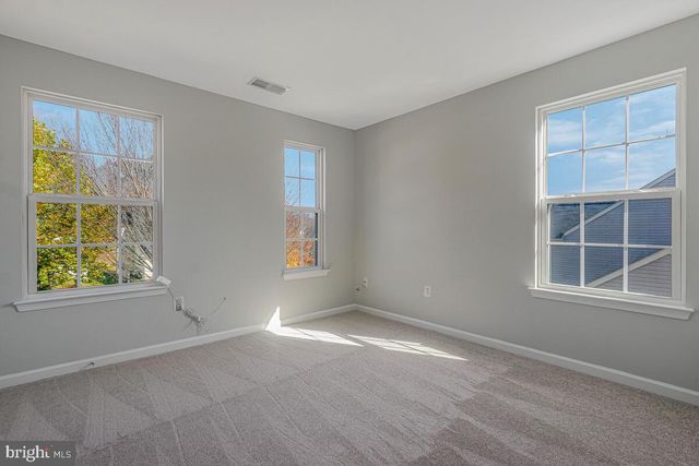 6911 SIMMONS LN, Clinton, MD 20735