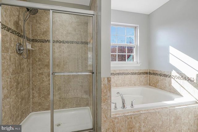 6911 SIMMONS LN, Clinton, MD 20735