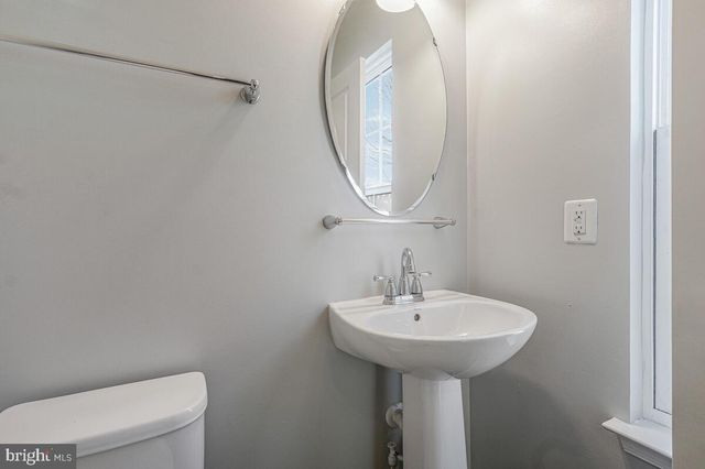 6911 SIMMONS LN, Clinton, MD 20735