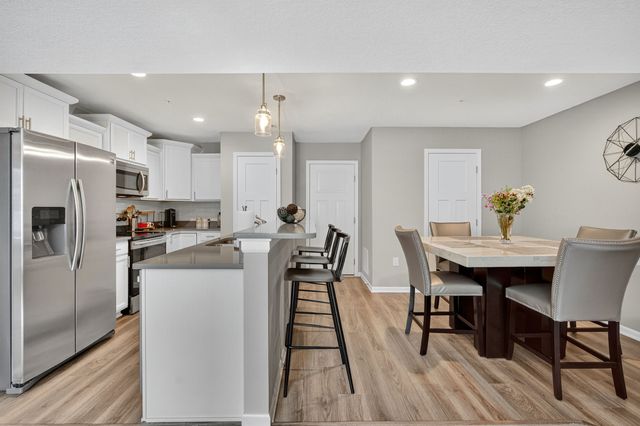 6151 Bristol Lane, Johnston, IA 50131