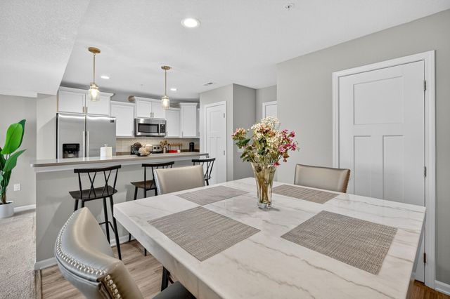 6151 Bristol Lane, Johnston, IA 50131