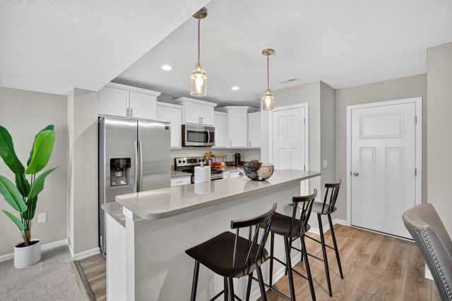 6151 Bristol Lane, Johnston, IA 50131