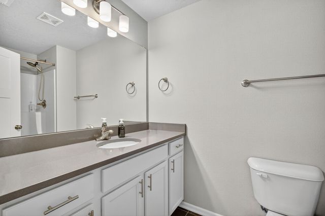 6151 Bristol Lane, Johnston, IA 50131