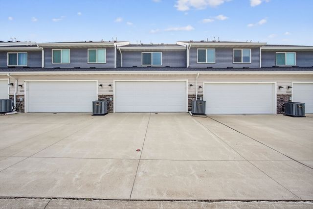 6151 Bristol Lane, Johnston, IA 50131