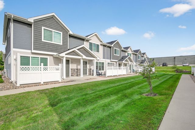 6151 Bristol Lane, Johnston, IA 50131