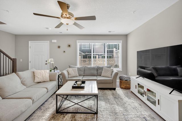 6151 Bristol Lane, Johnston, IA 50131