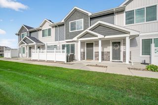 6151 Bristol Lane, Johnston, IA 50131