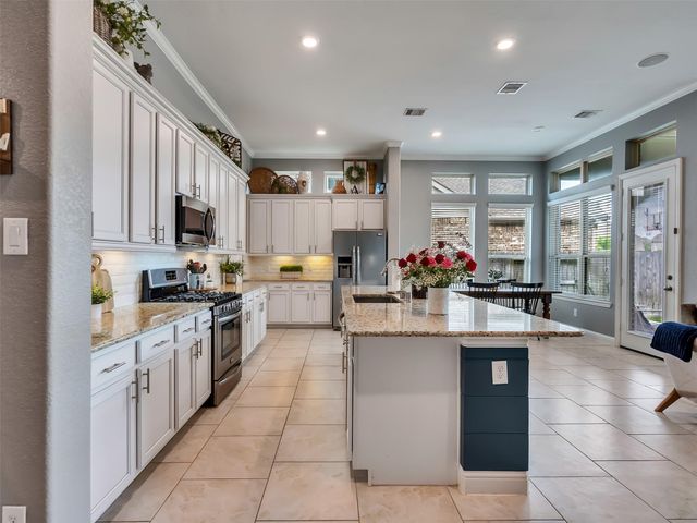 10602 Paula Bluff Lane, Cypress, TX 77433